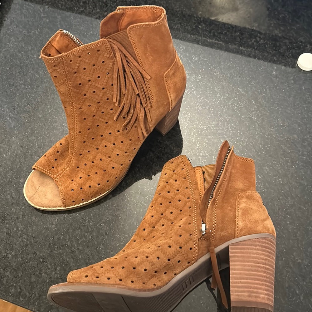 TOMS Suede Saddle open toe bootie